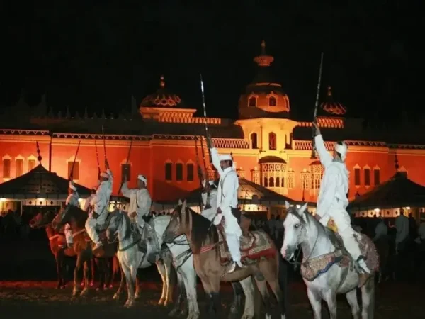 MECHOUI Menu + Show - Image 3